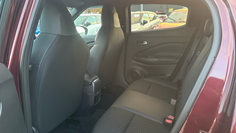 Nissan Juke 1.0 DiG-T 114 N-Connecta 5dr DCT Petrol Hatchback